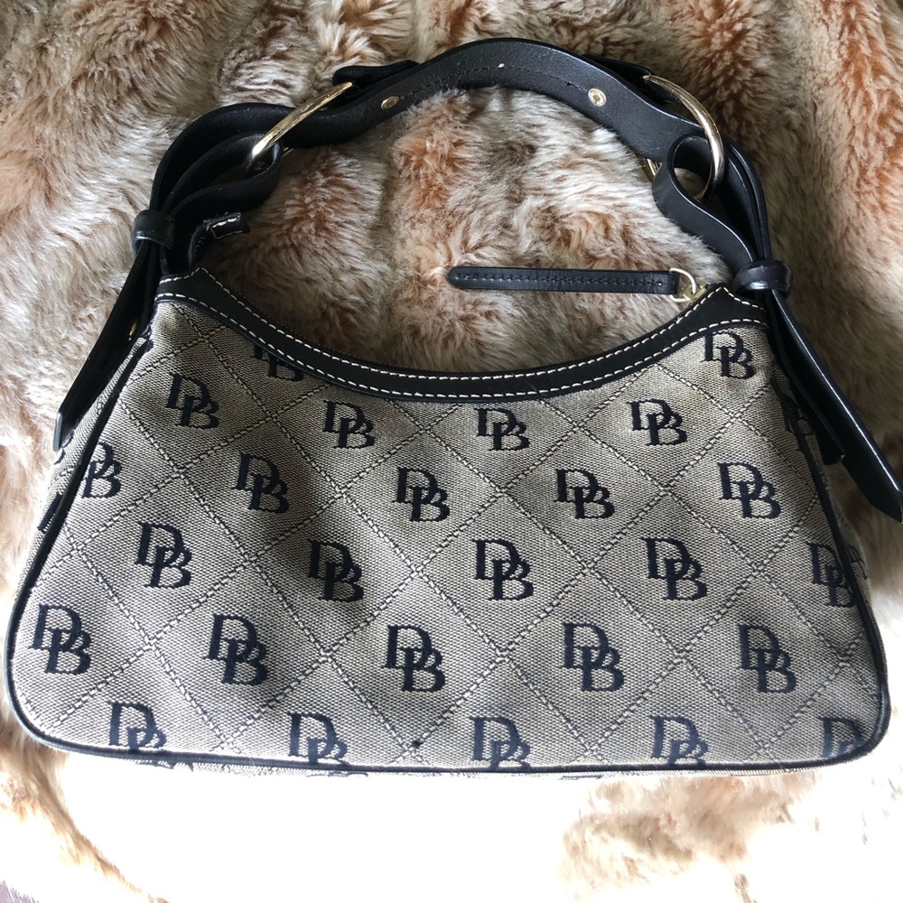 Dooney & Bourke Hans bag.